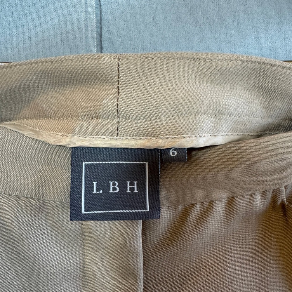 LBH Khaki Micro-Polyester Wicking Cargo Knee Length Shorts Womens Size 6 Utility - Picture 3 of 7